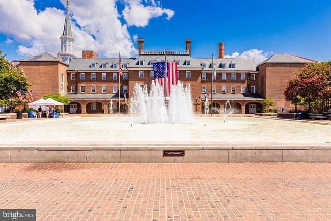 Building Photo - 1437 Duke St