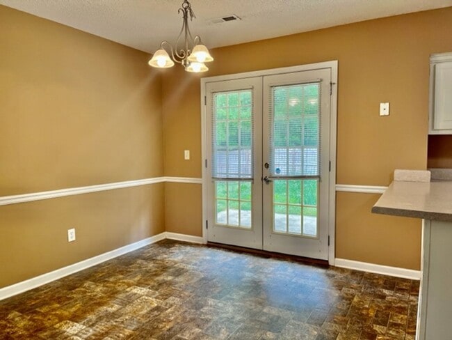 Building Photo - 84 Willowrun Dr