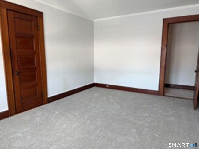 Building Photo - 252 Main St