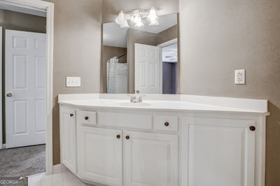 Building Photo - 9485 Nesbit Lakes Dr