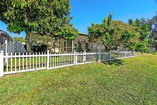 Building Photo - 4830 Sky Blue Dr