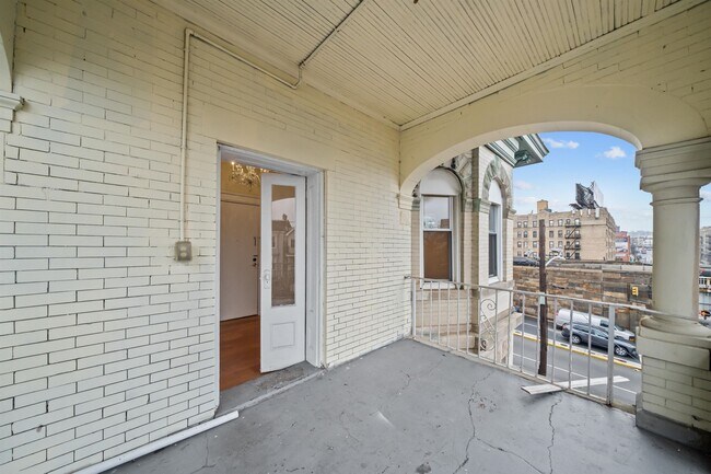 Building Photo - 3311 Pleasant Ave
