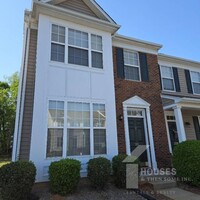Building Photo - 211 Nimbus Ct