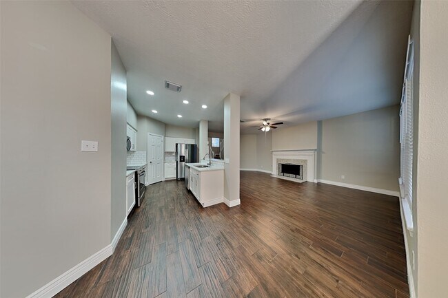 Building Photo - 6310 New Oak Ct