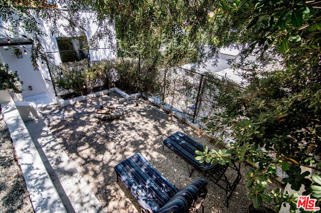 Building Photo - 2553 Glen Green St