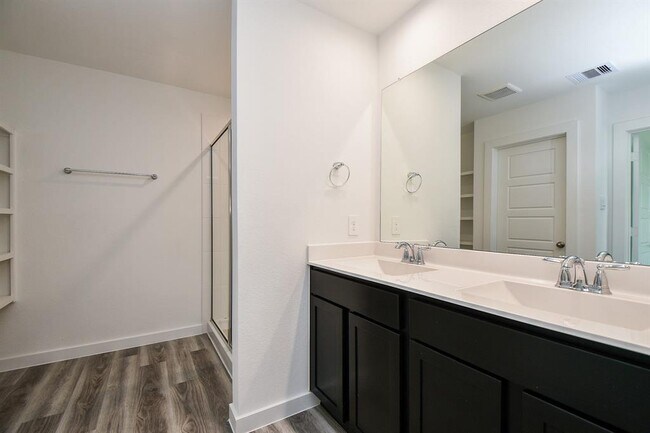 Building Photo - 3024 Crown Gate Dr