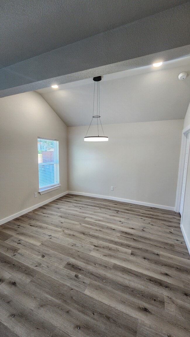 Building Photo - 237 Sendero Dr