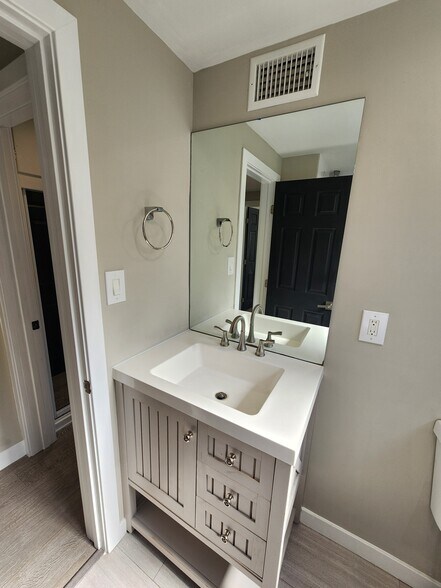 Building Photo - 17200 Willard St