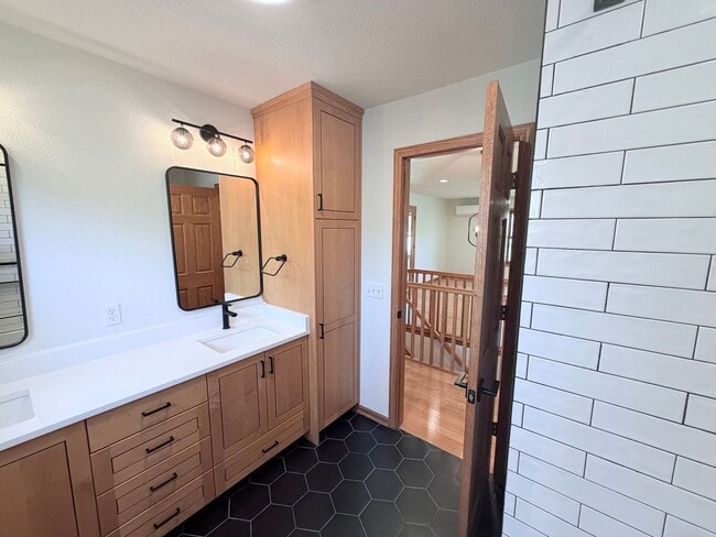 Building Photo - Fully Remodeled Luxury Home with Exceptional Space and Style!!