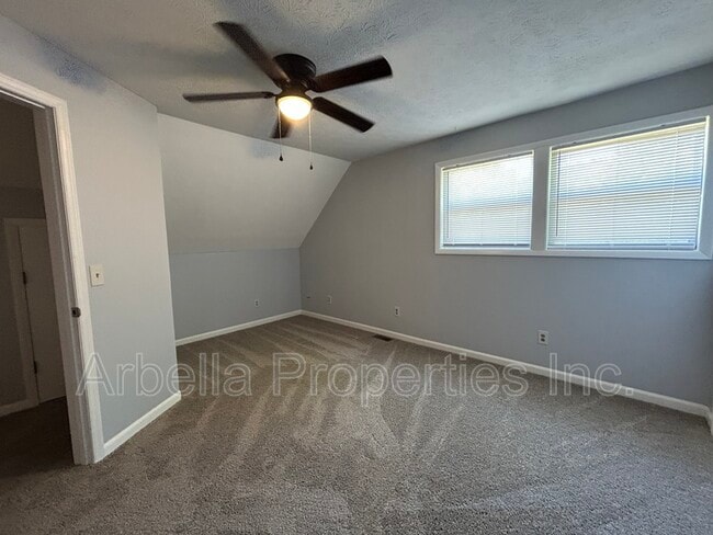 Building Photo - 347 New Summerville Rd