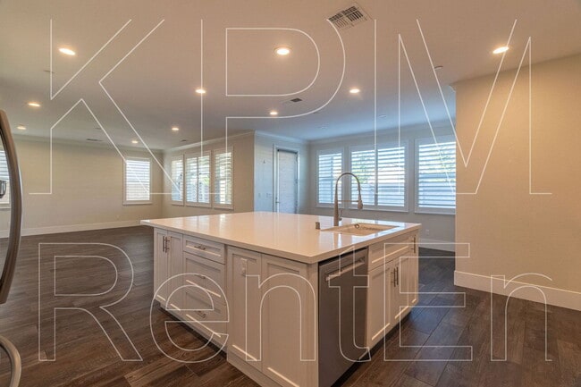 Building Photo - 10940 Portside Dr