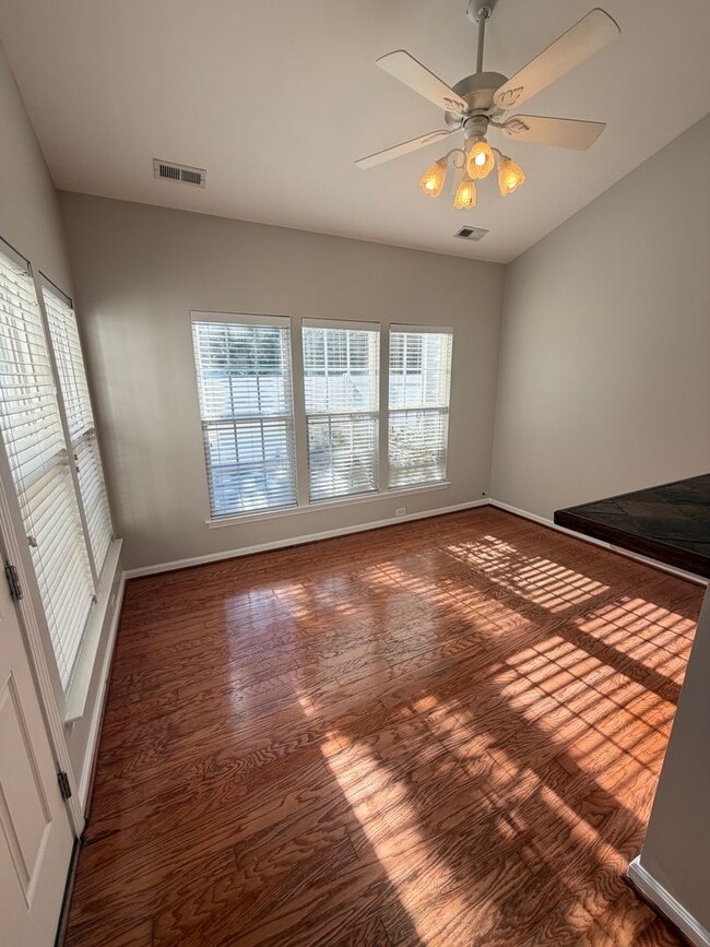 Building Photo - Charming 3BR Townhome in Sought-After Harrisburg Town Center