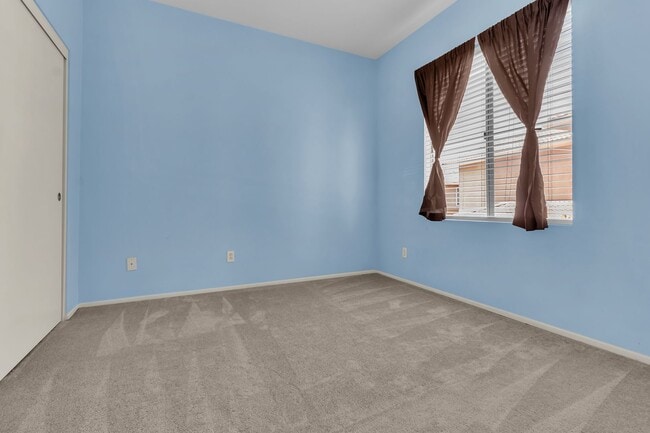Building Photo - 2773 N Blackburn Dr