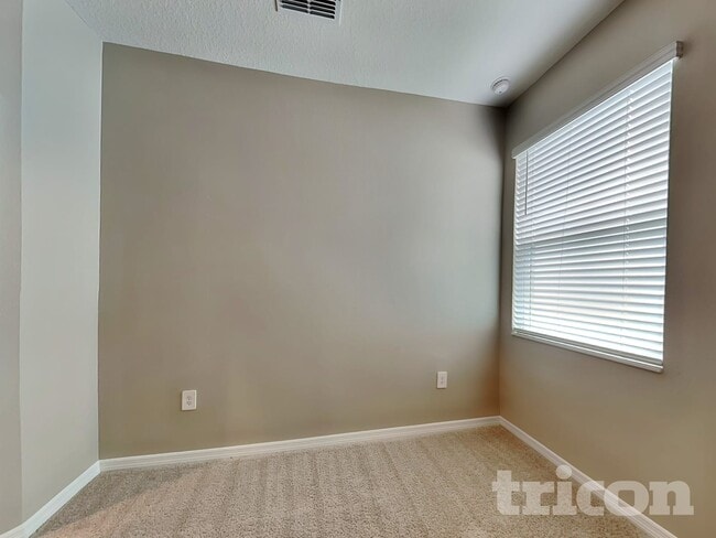 Building Photo - 6092 Dolostone Dr