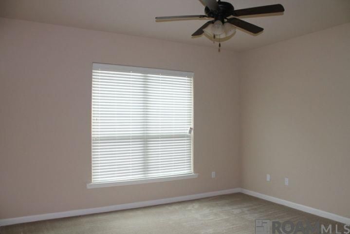 Building Photo - 37237 Market Place Drive