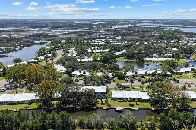 Building Photo - 11310 W Bayshore Dr