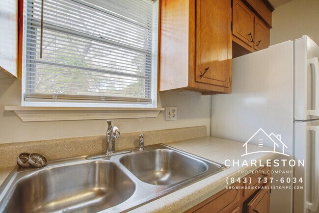 Building Photo - 1908 Swift Ave