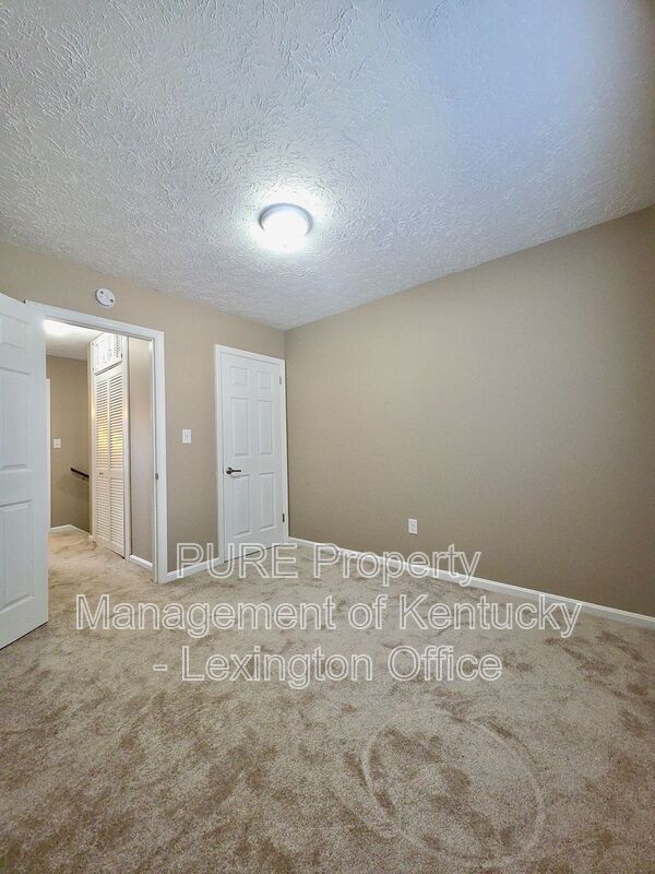 Building Photo - 3493 Sutherland Dr