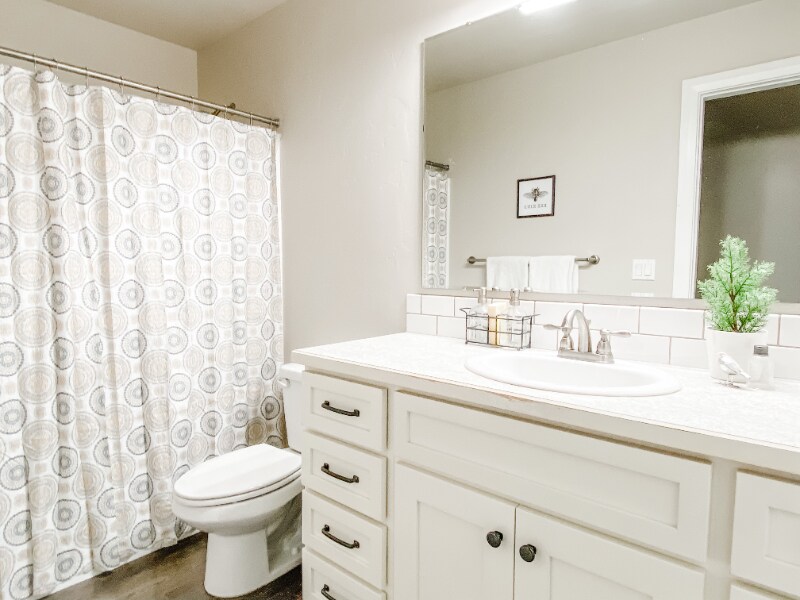 Building Photo - 514 N Vandries Way