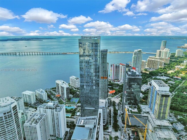 Building Photo - 1435 Brickell Ave