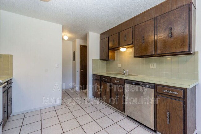 Building Photo - 279 Caywood Ct