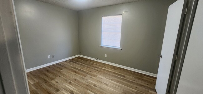 Building Photo - Single Family Home 3BR / 1BA
