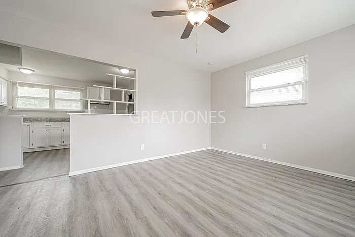 Building Photo - 1137 Maple Ave