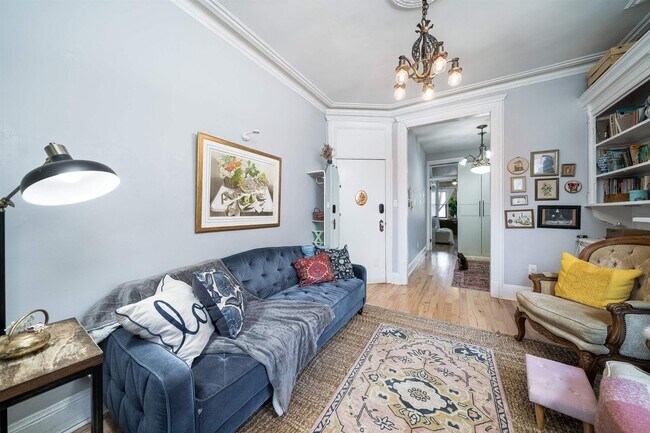 Building Photo - 253 8th St