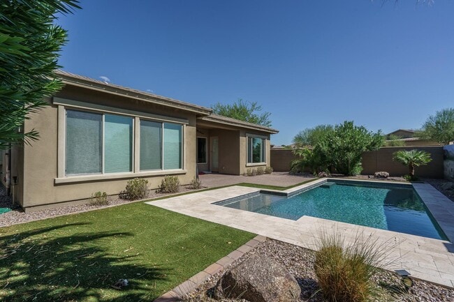 Building Photo - 18215 W Desert Sage Dr