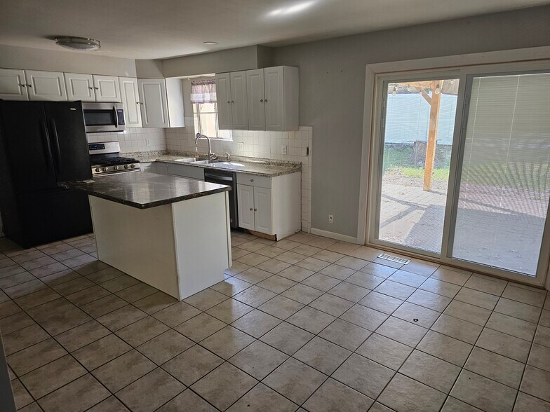 Building Photo - 3636 Reavis Barracks Rd