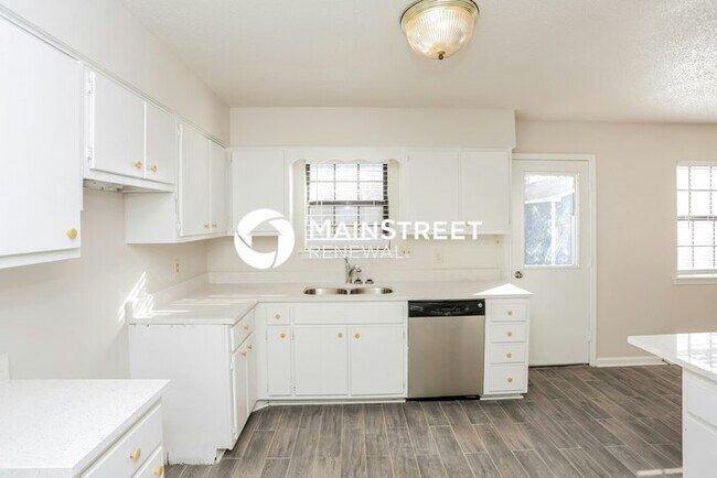 Building Photo - 4 Bedroom Pet-Friendly Home in Bartlett, TN with Main Street Renewal