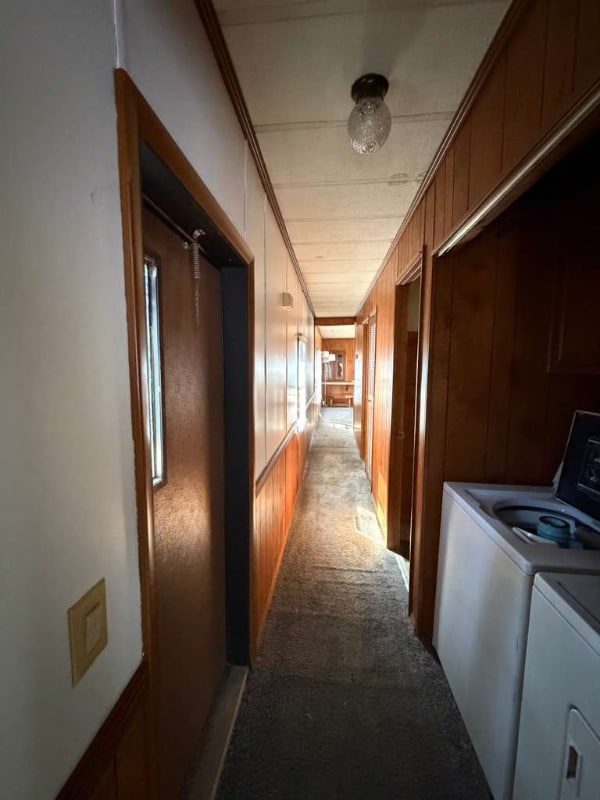 Building Photo - 905 W 37th Ave