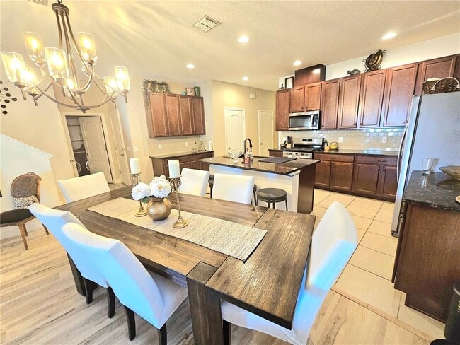 Building Photo - 15267 Honeybell Dr