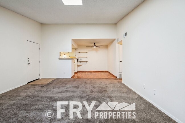 Building Photo - Great Condo In Windsor Community