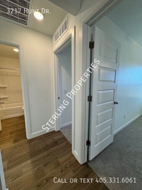 Building Photo - 3217 Hunt Ln