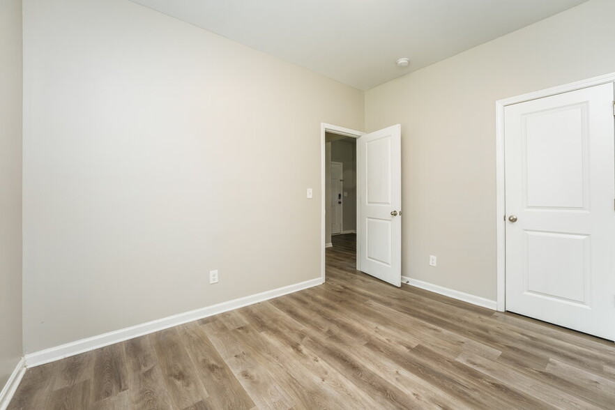 Building Photo - 3517 Mica Cir SE