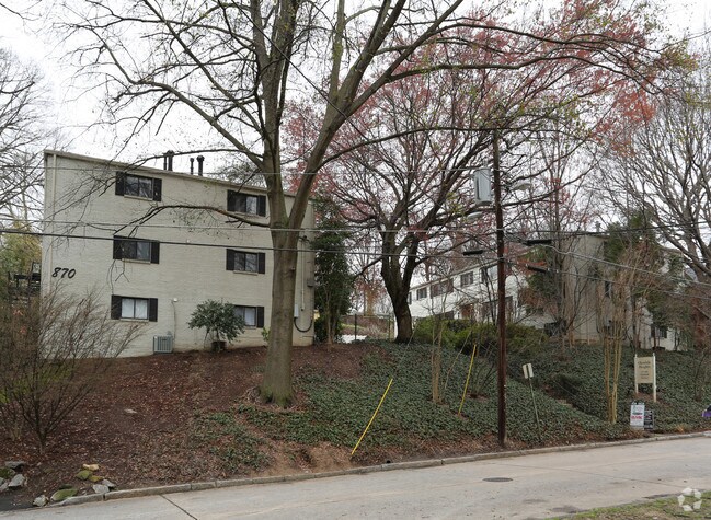 Building Photo - Glendale Heights