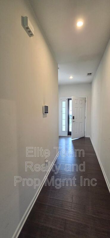 Building Photo - 7347 Raylee Ave SW