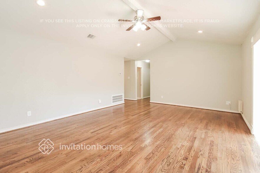 Building Photo - 1820 Eagle Dr