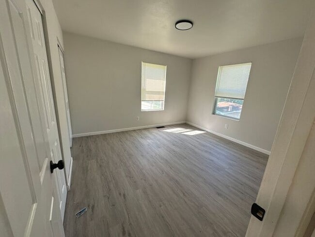 Building Photo - Beautifully updated corner home!