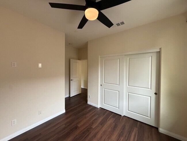 Building Photo - Great 3B/2.5BA House in Gated San Elijo Hills Community!