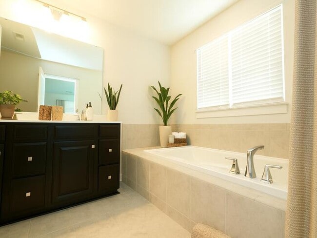 Building Photo - Wonderful 3BR 2BA Home w/ Upgraded Kitchen • Assigned Parking • Patio & Porch in Concord