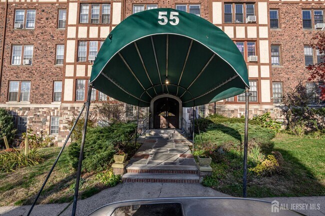 Building Photo - 55 Randolph Pl