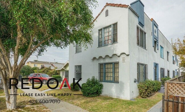 Building Photo - 1623 W 39th Pl