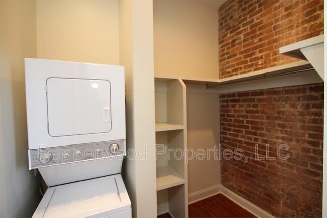 Building Photo - 149 S Daniel Morgan Ave