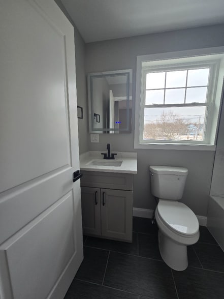 Building Photo - 13 Barstow St