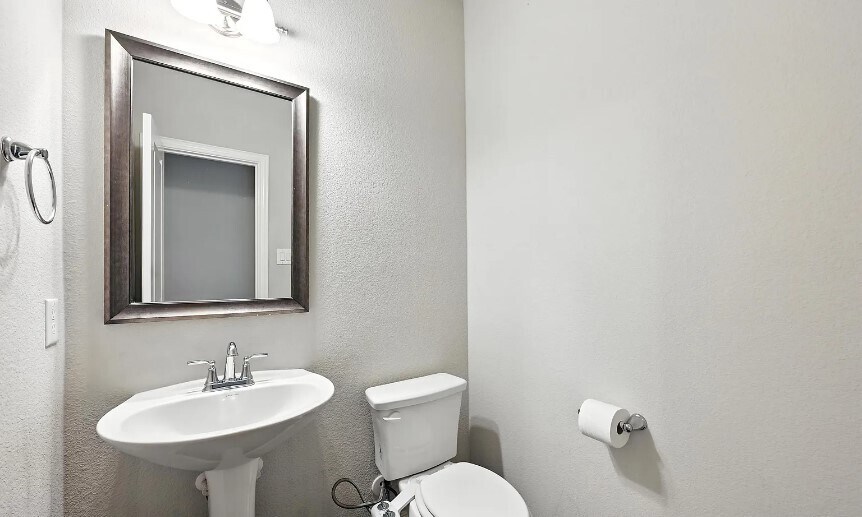 Building Photo - 12559 Ravine Creek Rd