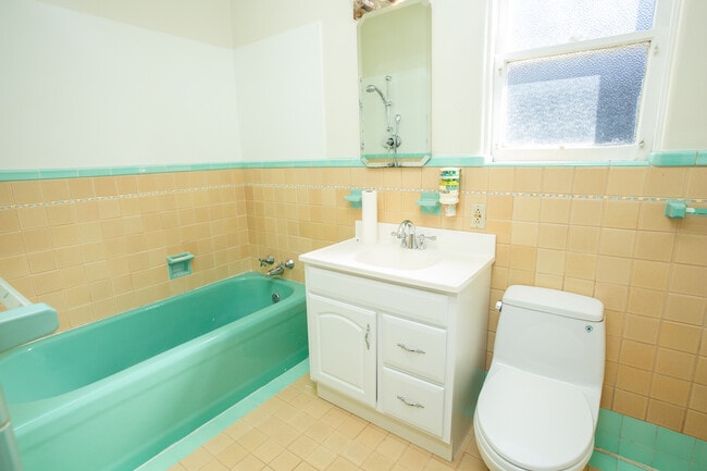 Building Photo - 1030 Ulloa St