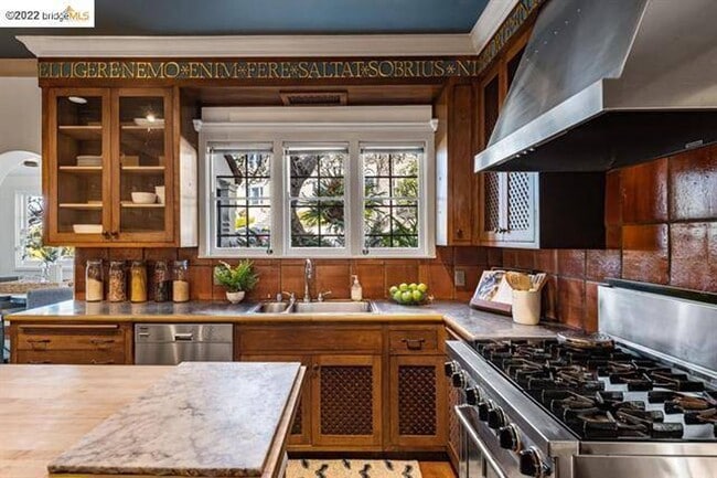 Building Photo - Elegant Furnished Spanish-Style Home, 3BR/...