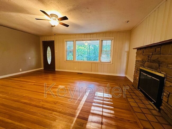 Building Photo - 1614 Shirley Way